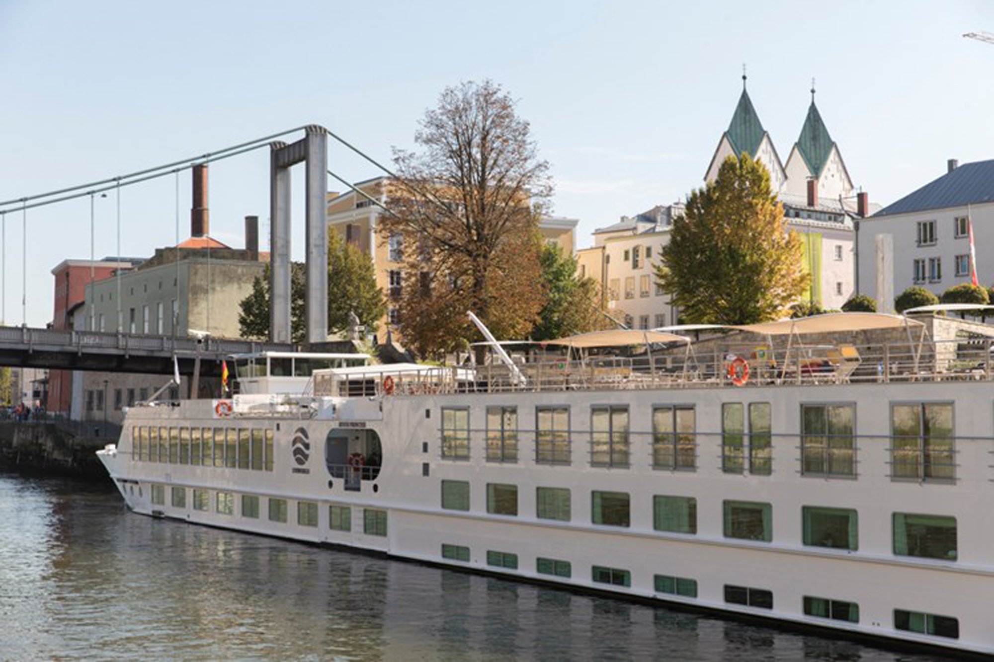 2468_50034_resize_0_500 U River Cruises stylish stateroom with contemporary boutique hotel design and river views