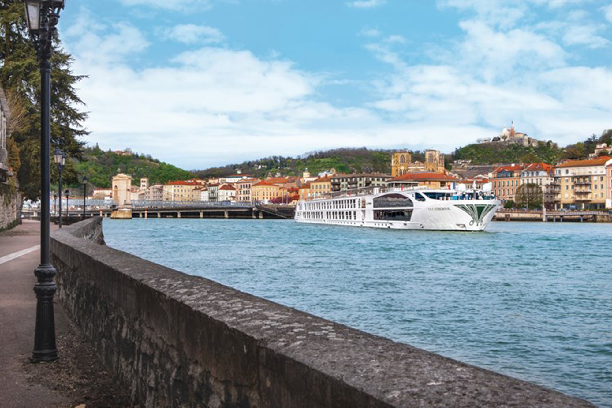 664_50034_resize_0_500 U River Cruises boutique ship on a European river with contemporary design and social atmosphere