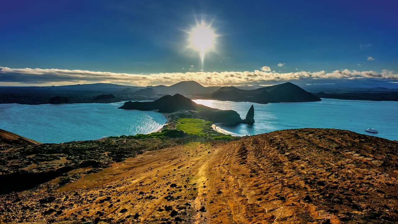 Galápagos Islands Volcanic Landscape Vista A stunning aerial view of the Galápagos Islands featuring dramatic volcanic islands, pristine
