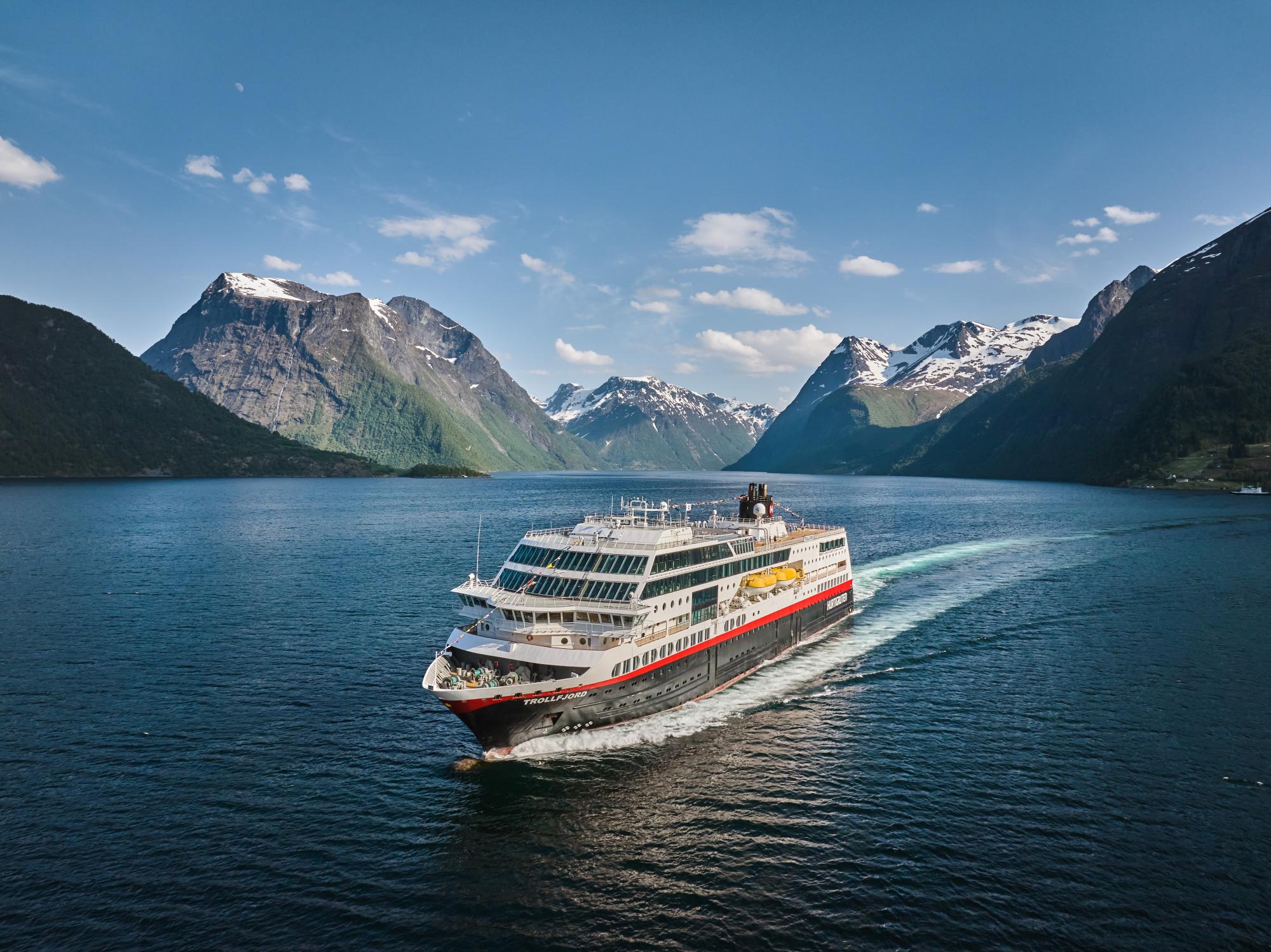 MS_Trollfjord_in_Hjorundfjorden_Drone_HGR_168593_Photo_Kristian_Dale (1).jpg